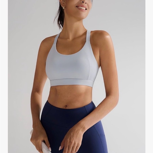 NWT MEDIUM Running Girl Light Gray Sports Bra M - Picture 1 of 9